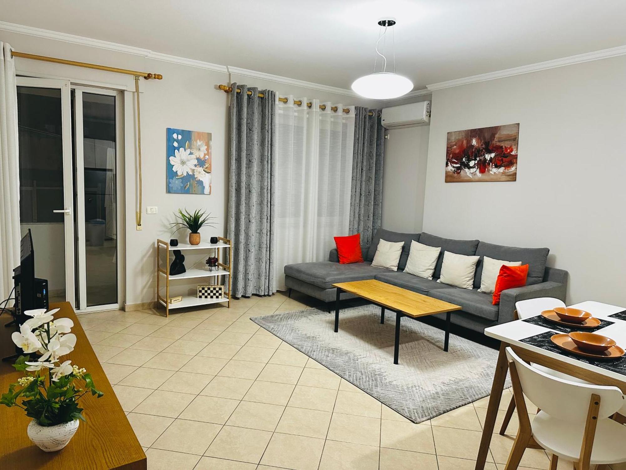 Quiet & Spacious City Center Apartment - 4 Min Walk Тирана Экстерьер фото